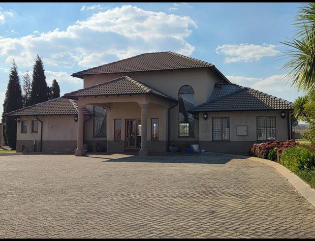 3 BEDROOM TOWNHOUSE FOR SALE IN PARKRAND